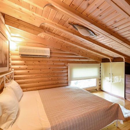 Lakkia - Wooden Residence Bagian luar foto