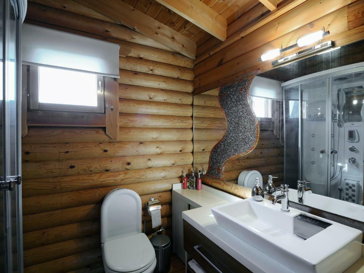 Lakkia - Wooden Residence Bagian luar foto