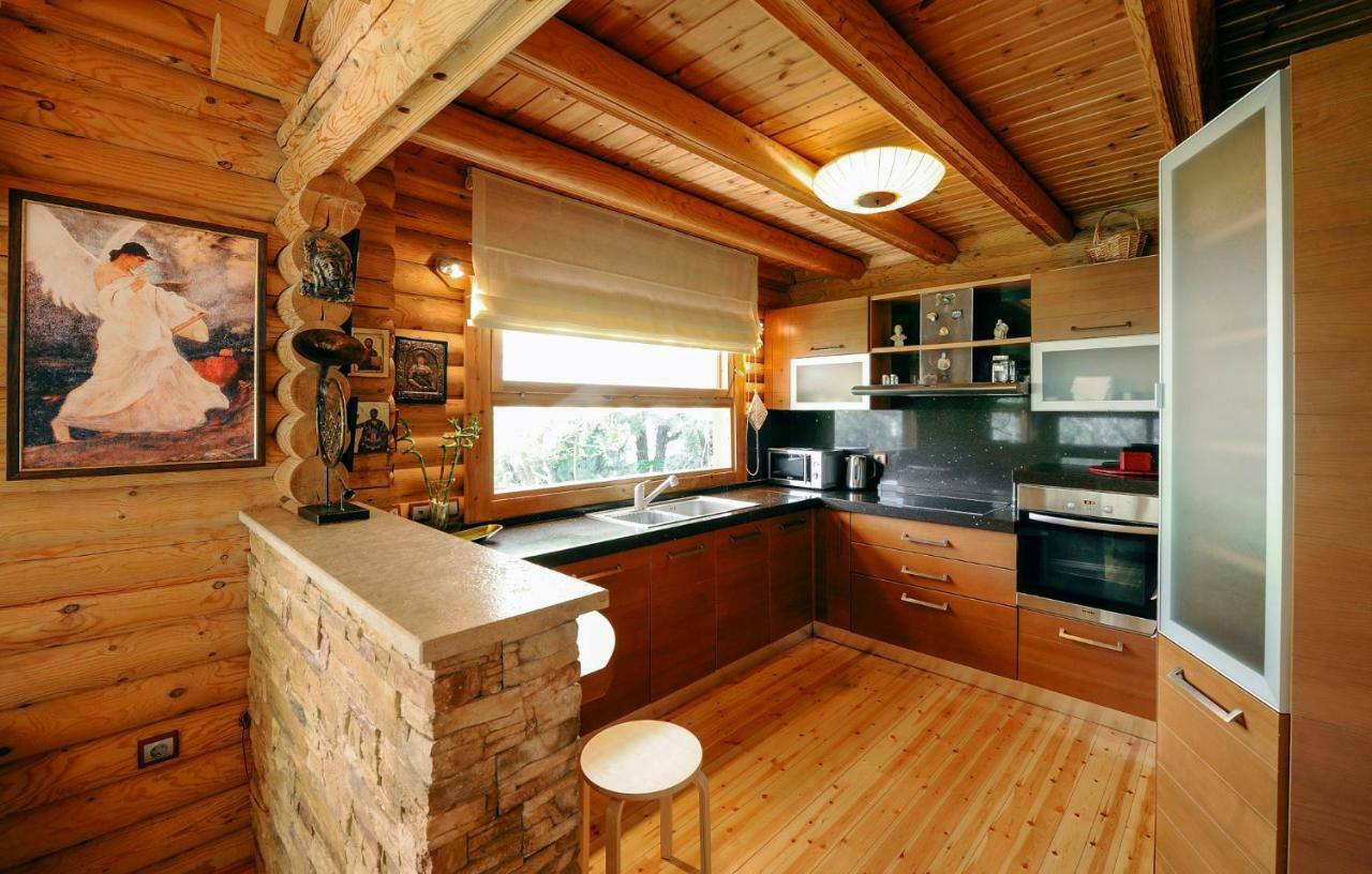 Lakkia - Wooden Residence Bagian luar foto