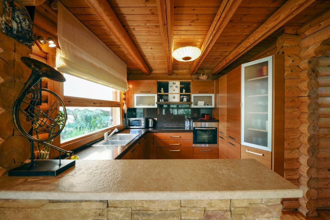 Lakkia - Wooden Residence Bagian luar foto