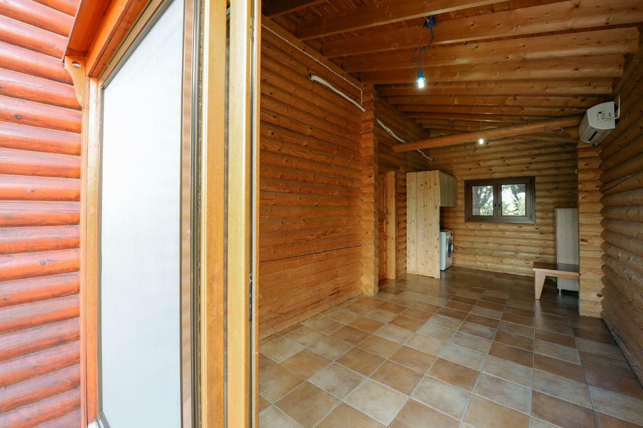 Lakkia - Wooden Residence Bagian luar foto
